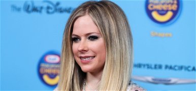 Avril Lavigne, Opitz Barbi, és Gabriela Spanic mellei is felrobbantották az internetet