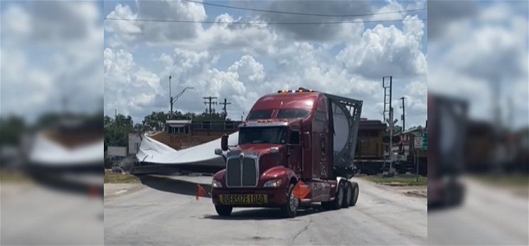 Kíméletlenül zúzta szét a tehervonat egy kamion rakományát – videó