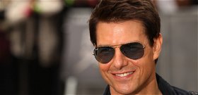 Tom Cruise jól meglepett két túrázót, mikor hirtelen eléjük pottyant az égből – fotó