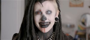 Elképesztő átalakulás: így lett egy goth csajból Instagram modell – videó