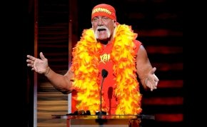 Így néz ki a bajszos pankrátor, Hulk Hogan csúcsbombázó, profi birkózó lánya, Brooke Hogan - videó