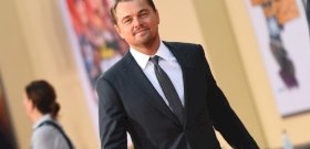 Döbbenet: Leonardo DiCaprio ritkán látható faterja pont úgy néz ki, mint Leonardo DiCaprio, csak rengeteg szőrrel a fején - videó