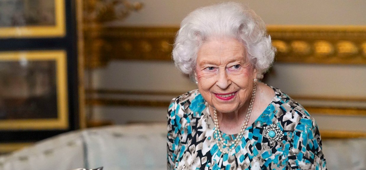 Baj van? Előkerült egy új fotó II. Erzsébetről, fura dolgot szúrtak ki az emberek