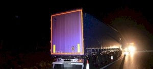 Egy román kamionos nem csak forgalommal szemben ment az autópályán, de még be is volt rúgva