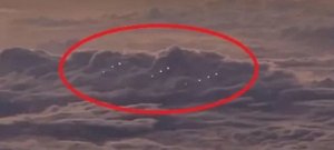 Hátborzongató UFO-észlelés: egy egész konvoj járőrözött a Csendes-óceán felett - videó