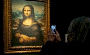 Közel 30 milliót ajánlott valaki azért, hogy intim közelségbe kerülhessen a Mona Lisával