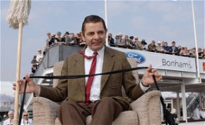 Gumiarcú ikertornyok? Mr. Bean ritkán látható fia tiszta papája - fotó