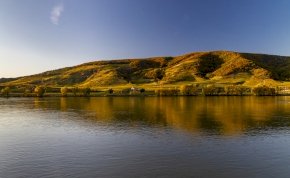 A Duna mélyére süllyedt a titokzatos sziget, amelyet szinte minden magyar ismer - 50 éve nyugszik a folyó mélyén A senki szigetének ihletője