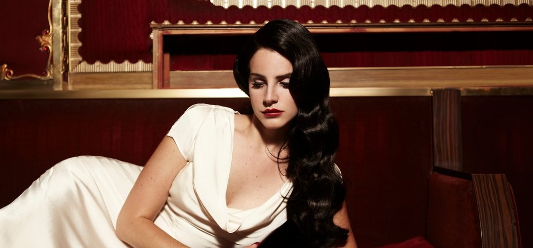 Lana Del Rey nem csak dalokat ír - Nemsokára magyarul is megjelennek különleges alkotásai!