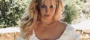 Britney Spears megvillantotta a feszes popsiját, persze ehhez melltartót se vett fel – válogatás