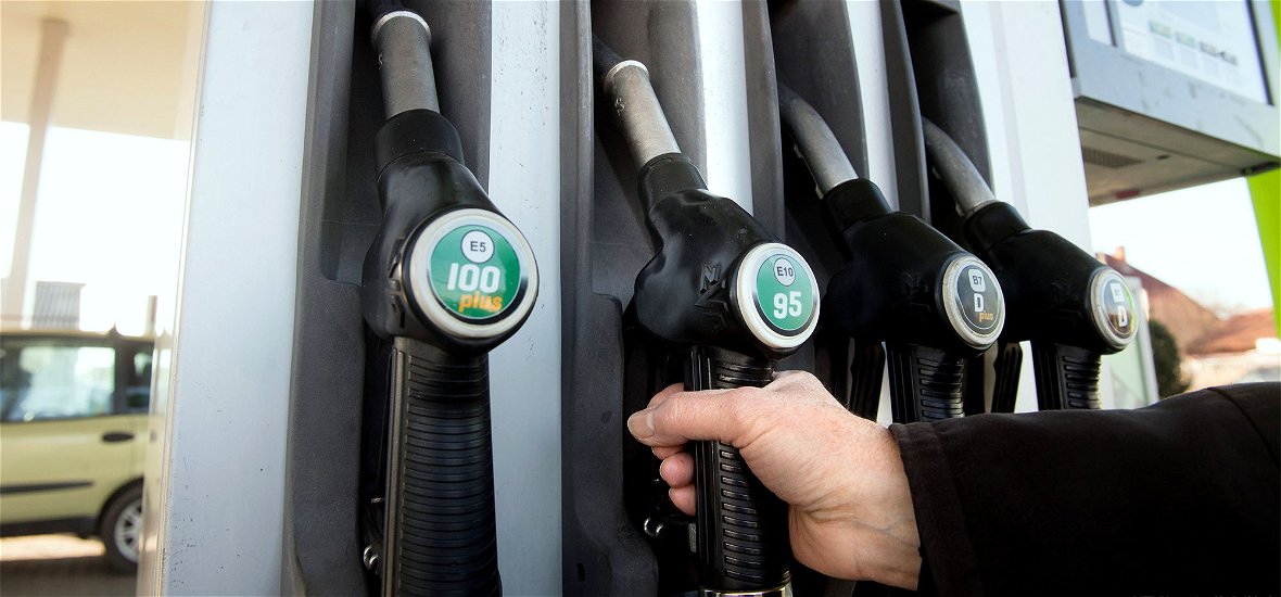 Valóra válhat az autósok rémálma: 700 forint is lehet egy liter benzin a magyar kutakon