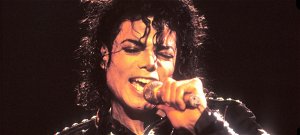 Ezt látnod kell: Michael Jackson hasonmása összeverekedett egy részeg férfivel – videó