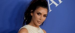 A magyar Playboy-modell, és Kim Kardashian is a melleivel igyekszik gyűjteni a lájkokat – válogatás