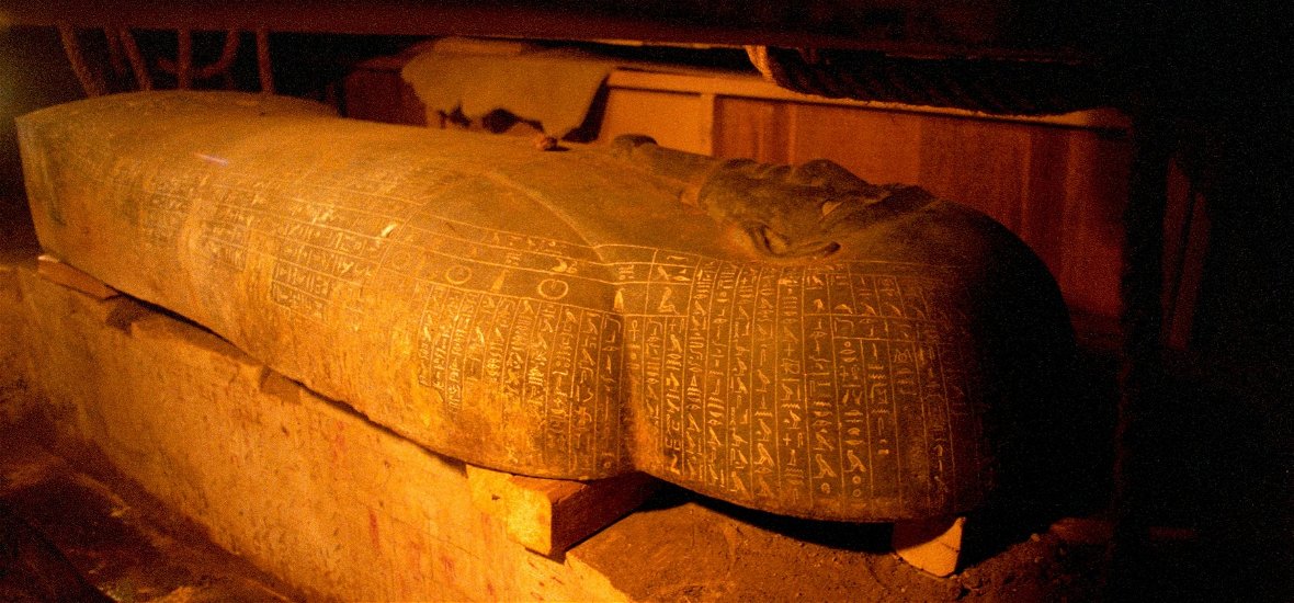 20 múmiát tartalmazó sírboltot találtak, miközben Kleopátrát keresték