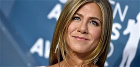 Jennifer Aniston őrülten szexi fekete fehérneműben pózolt, és meztelenkedett is – válogatás