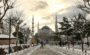 Ritka pillanat: havazott Görögországban és Törökországban