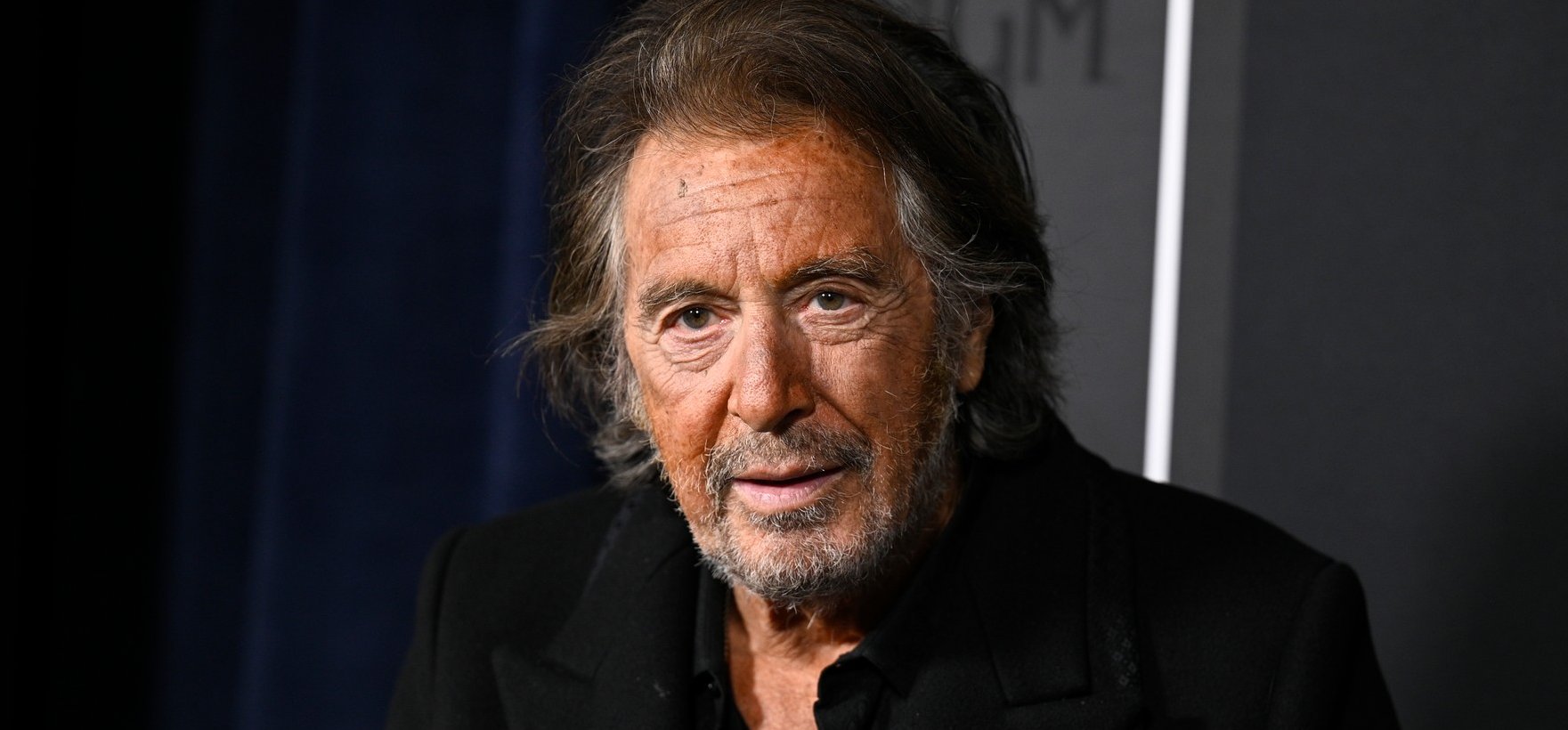 Al Pacino bedugta a fülhallgatóját, és az utcán kezdett el egy hatalmasat bulizni – videó