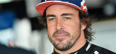 Fernando Alonso exe anno még a mellbimbóival is gyűjtötte a lájkokat