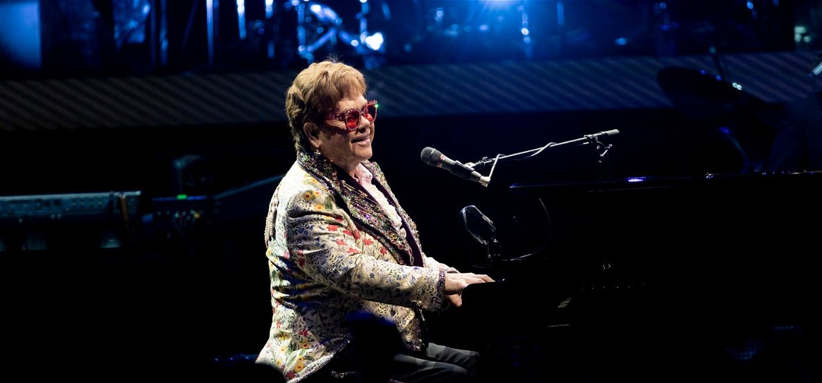 Elton John hátborzongató helyzetbe keveredett - veszélybe került az élete