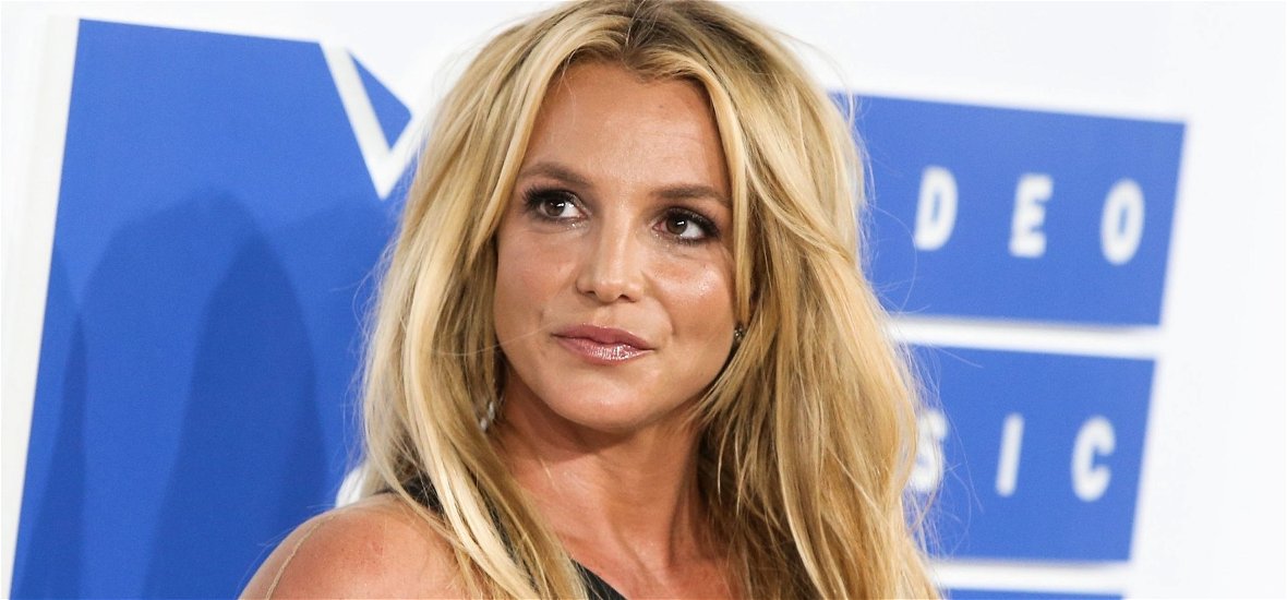 Kim Kardashian hasonmása és Britney Spears is teljesen meztelenre vetkőzött – válogatás (18+)