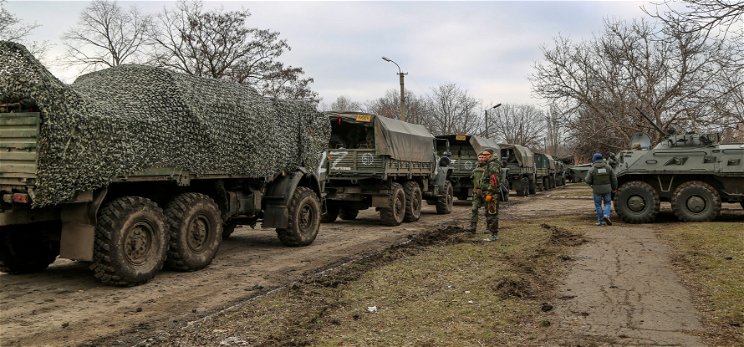 Óriási orosz katonai konvoj várakozik Kijev közelében, csapásra készen, de napról napra fogy a harci kedv