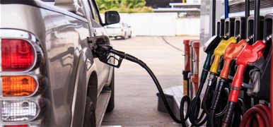 Lesz üzemanyag a benzinkutakon a hosszú hétvégére, vagy kezdhetünk pánikolni?