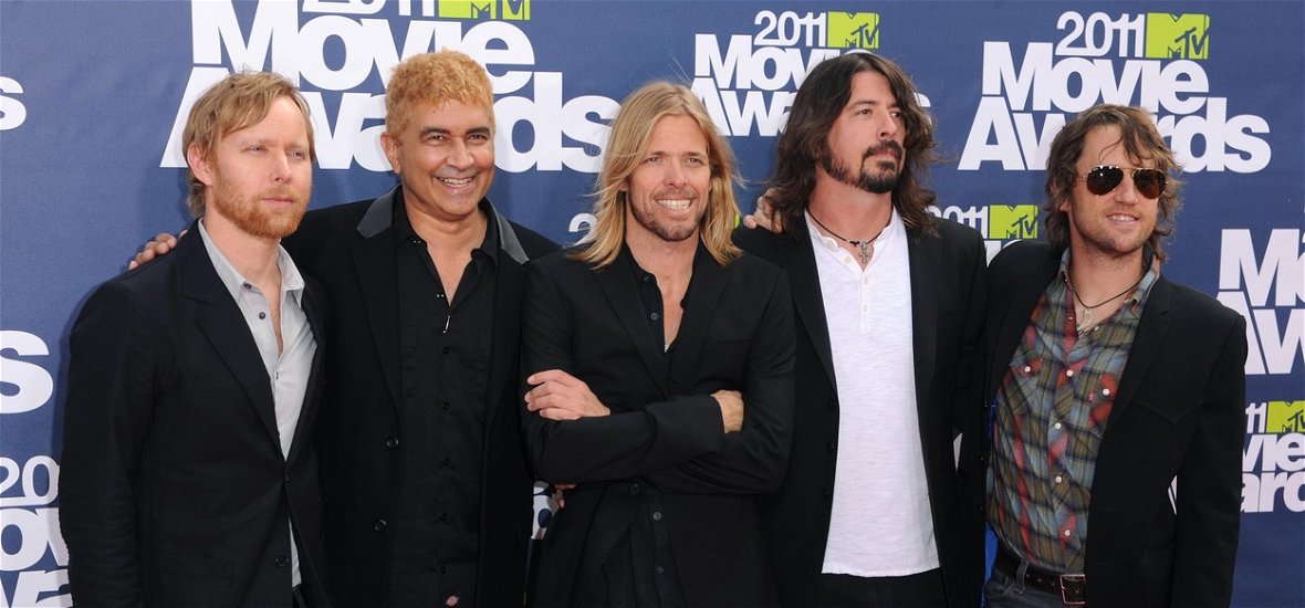 Tragédia: holtan találták a Foo Fighters dobosát - Így gyászolják őt a világsztárok