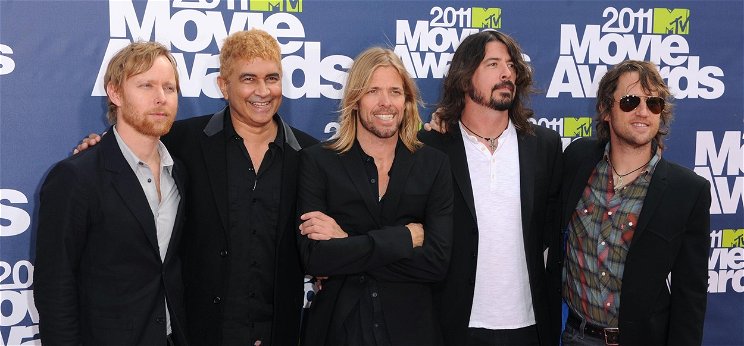 Tragédia: holtan találták a Foo Fighters dobosát - Így gyászolják őt a világsztárok
