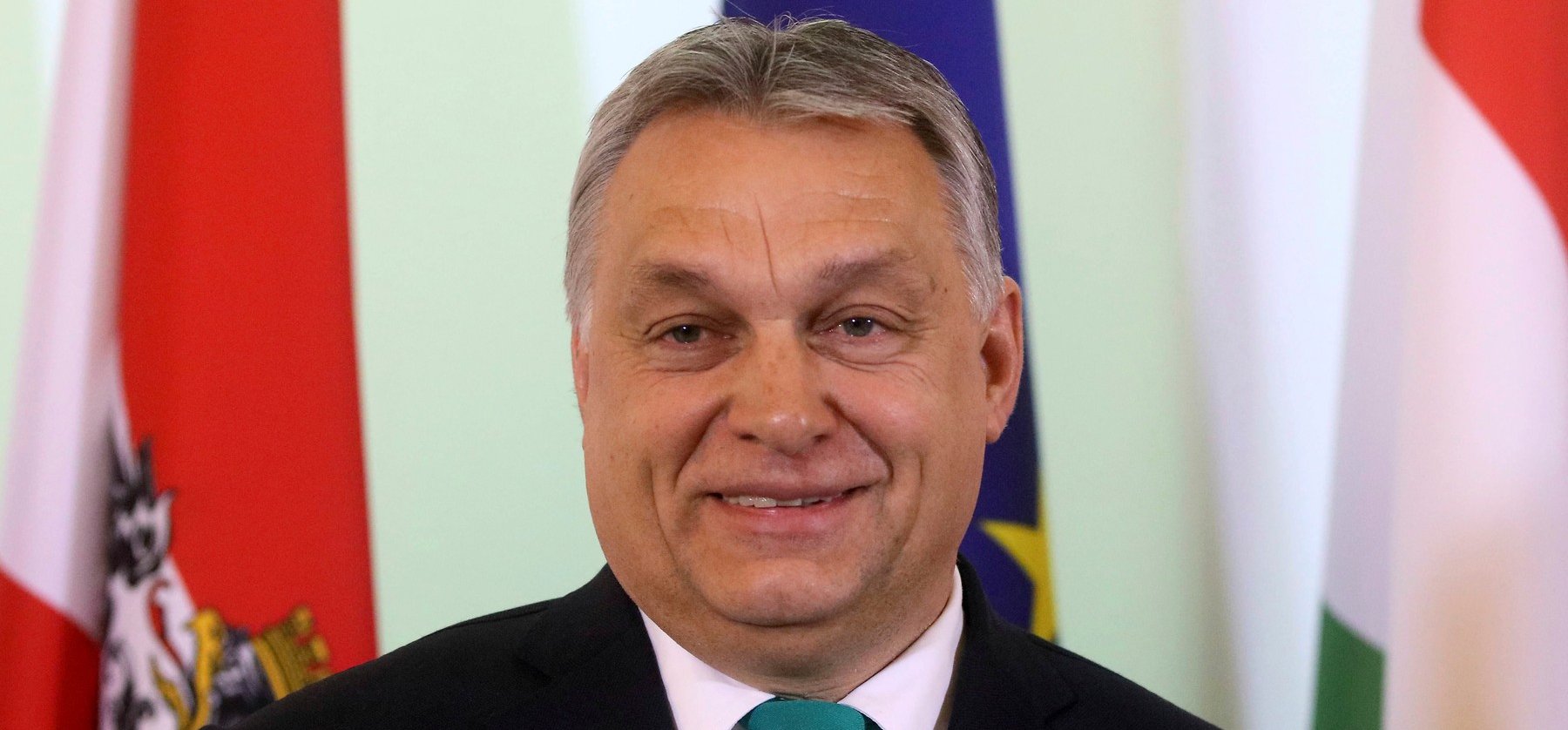 Orbán Viktor rendkívüli üzenetet küldött hétfő reggel