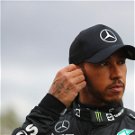 Lewis Hamilton alaposan felkészül az amerikai versenyre – két csajjal látták távozni egy klubból