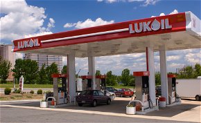 Hullanak az orosz milliárdosok, gyanús körülmények között meghalt a Lukoil egykori fejese is