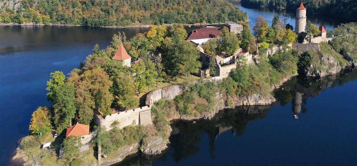 Létezik egy elátkozott cseh vár, ahol az óvatlan turisták hullanak, mint a legyek