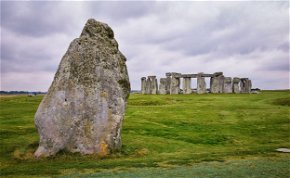 Döbbenetes dolog történt a Stonehengnél, életre kelt a rejtélyes építmény, Nagy-Britannia egy része pedig totál ledöbbent II. Erzsébet látványától