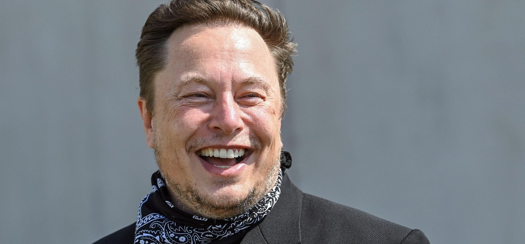 Elon Musk kiszeretett a Twitterből, és most egy sokkal nagyobb falatot vett célba