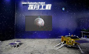 Vizet találtak a kínaiak a Holdon, megindulhat érte a tülekedés