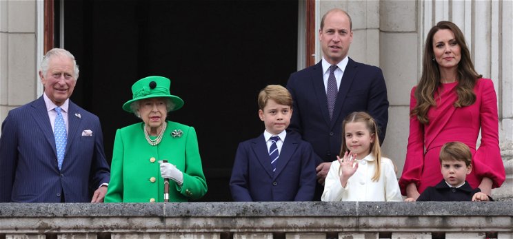 Több alkalmas utód is van II. Erzsébet családjában, akár trónharcot is láthatunk még közöttük
