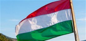 A világ legfurcsább helyén, a semmi közepén van egy magyar zászló, mindez több ezer kilométerre Magyarországtól