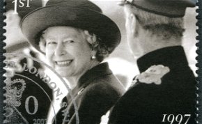 Döbbenetes fotó terjed II. Erzsébetről, titokban tényleg ezt csinálja? A kép azonnal világszenzáció lett