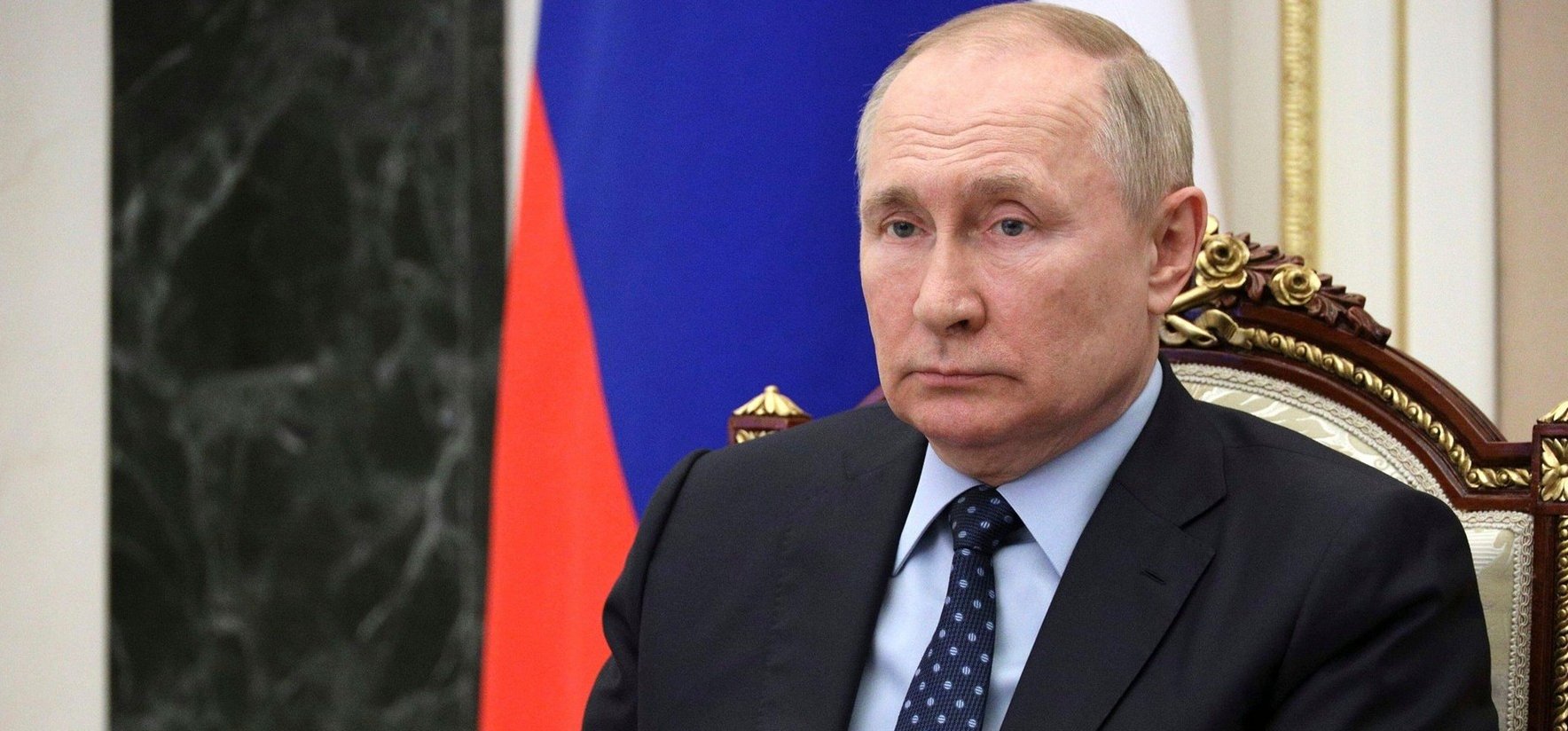 Nagy bajban van Putyin – Ágyba bújt a szeretőjével, aminek lett egy kis következménye