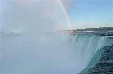 Közelről is megnéztük a Niagara-vízesést