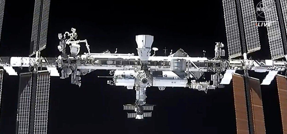 Hogy dokkol be egy űrhajó a világűrben? Képeken mutatjuk a a SpaceX bravúrját