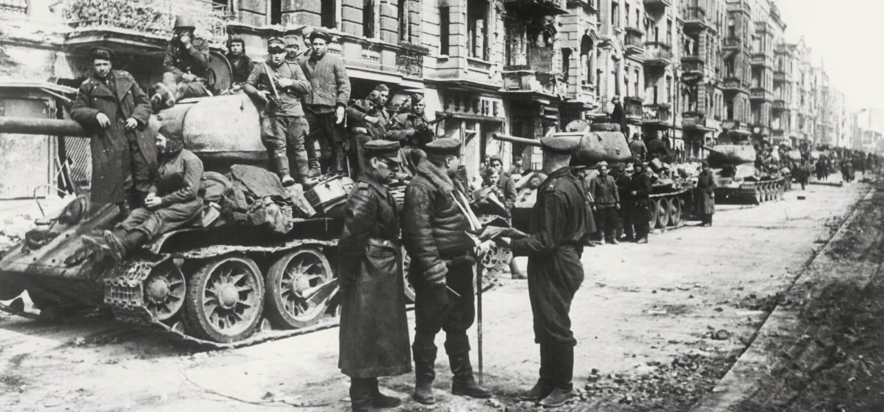 76 éve igázta le a Vörös Hadsereg Berlint – Íme 83 kép a csatáról, ami eldöntötte a II. világháborút!