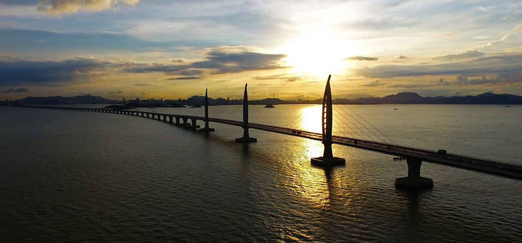Hihetetlen: Kína épített egy több mint 35 km hosszú hidat, ráadásul a tenger felett – képek