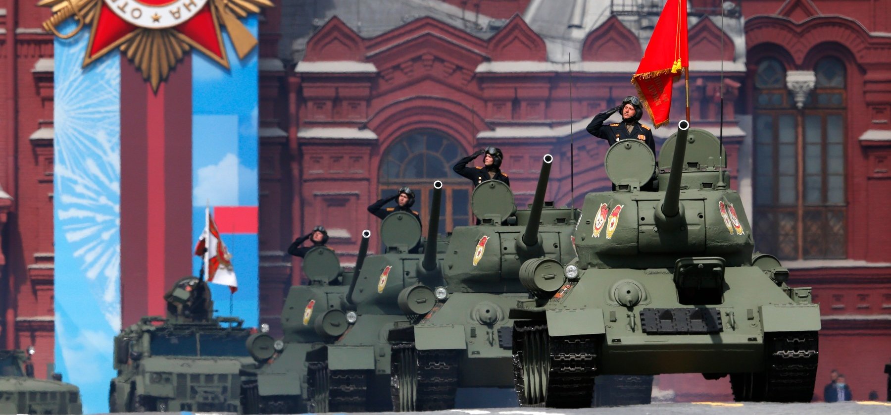 Elképesztő katonai felvonulás a Vörös Téren