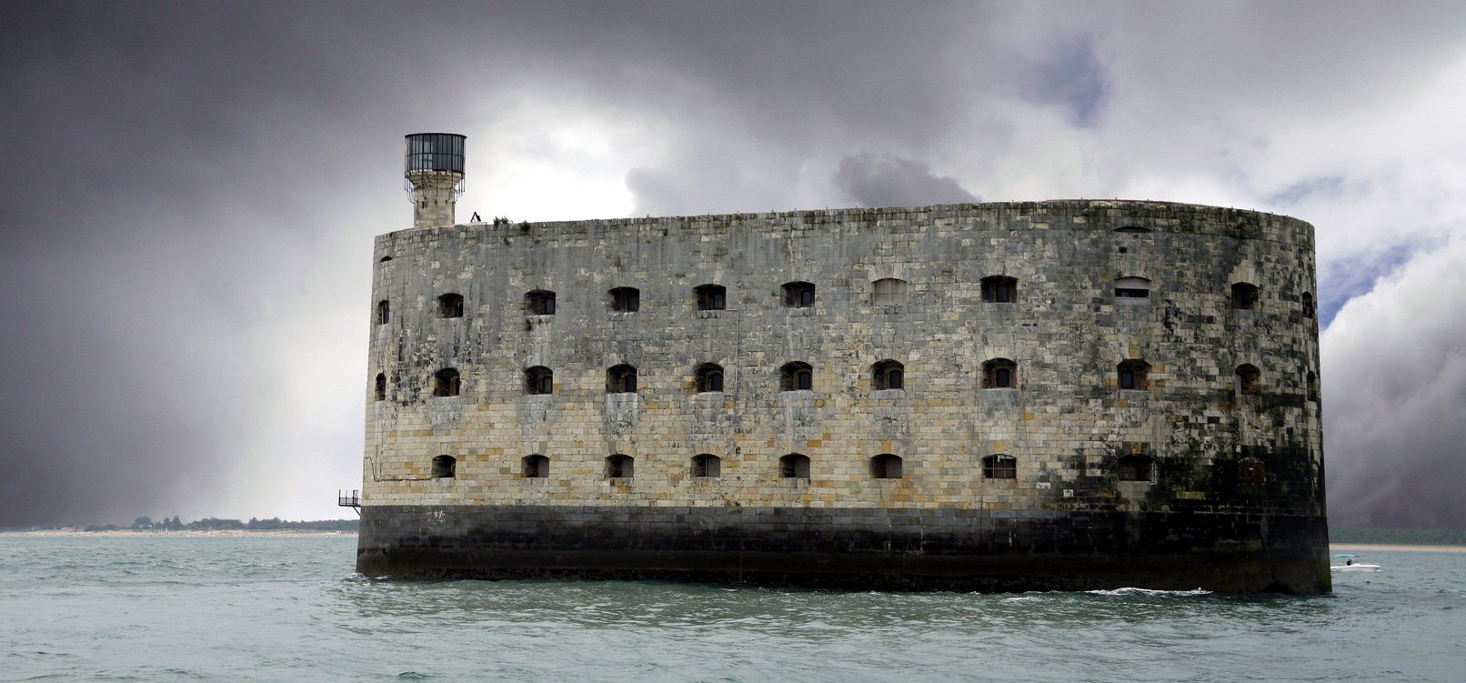 Így néz ki most a Fort Boyard, a tengeri erőd – képek