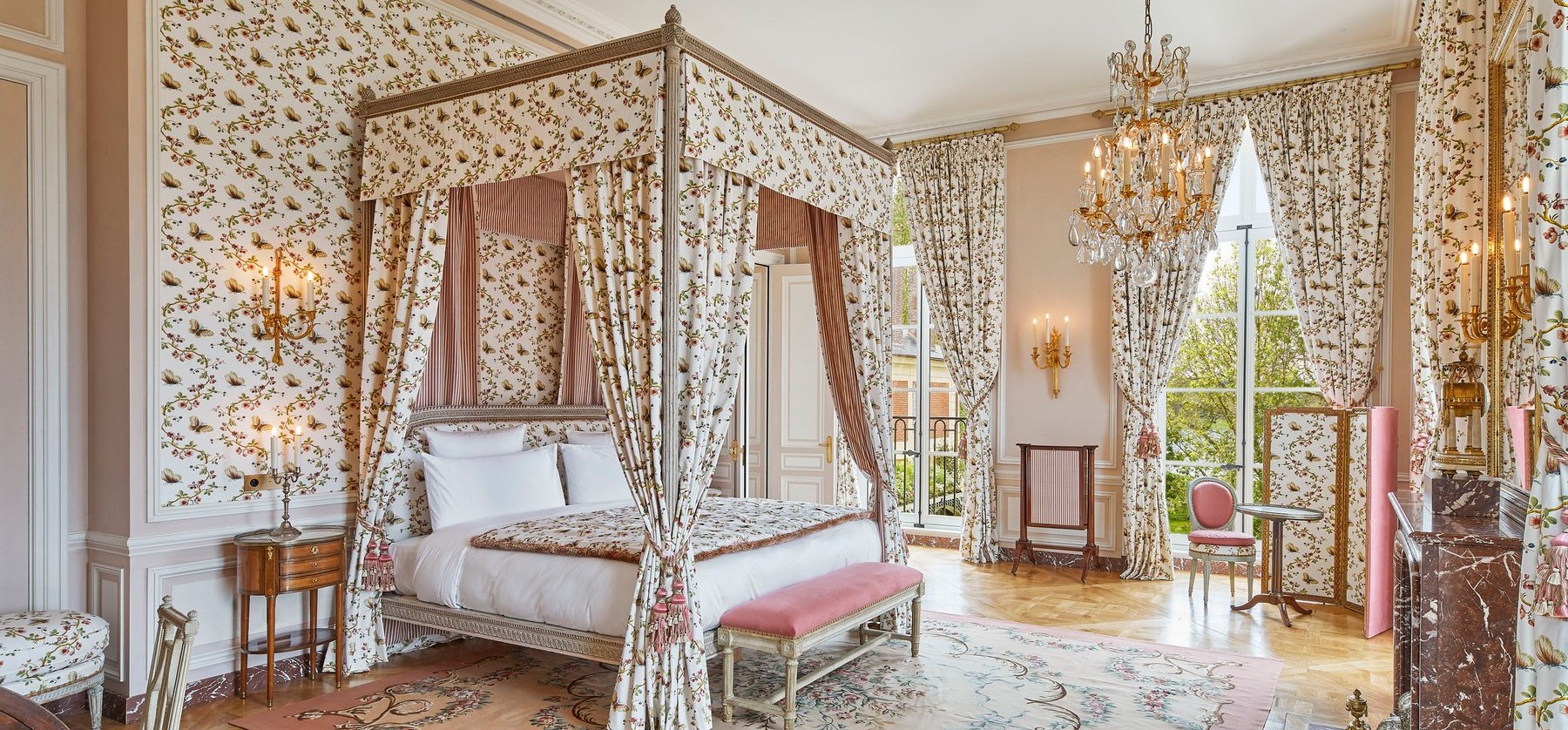 Szeretnél igazi király lenni egy éjszakára? – Még a versailles-i kastélyban is megszállhatsz 600 ezerért!