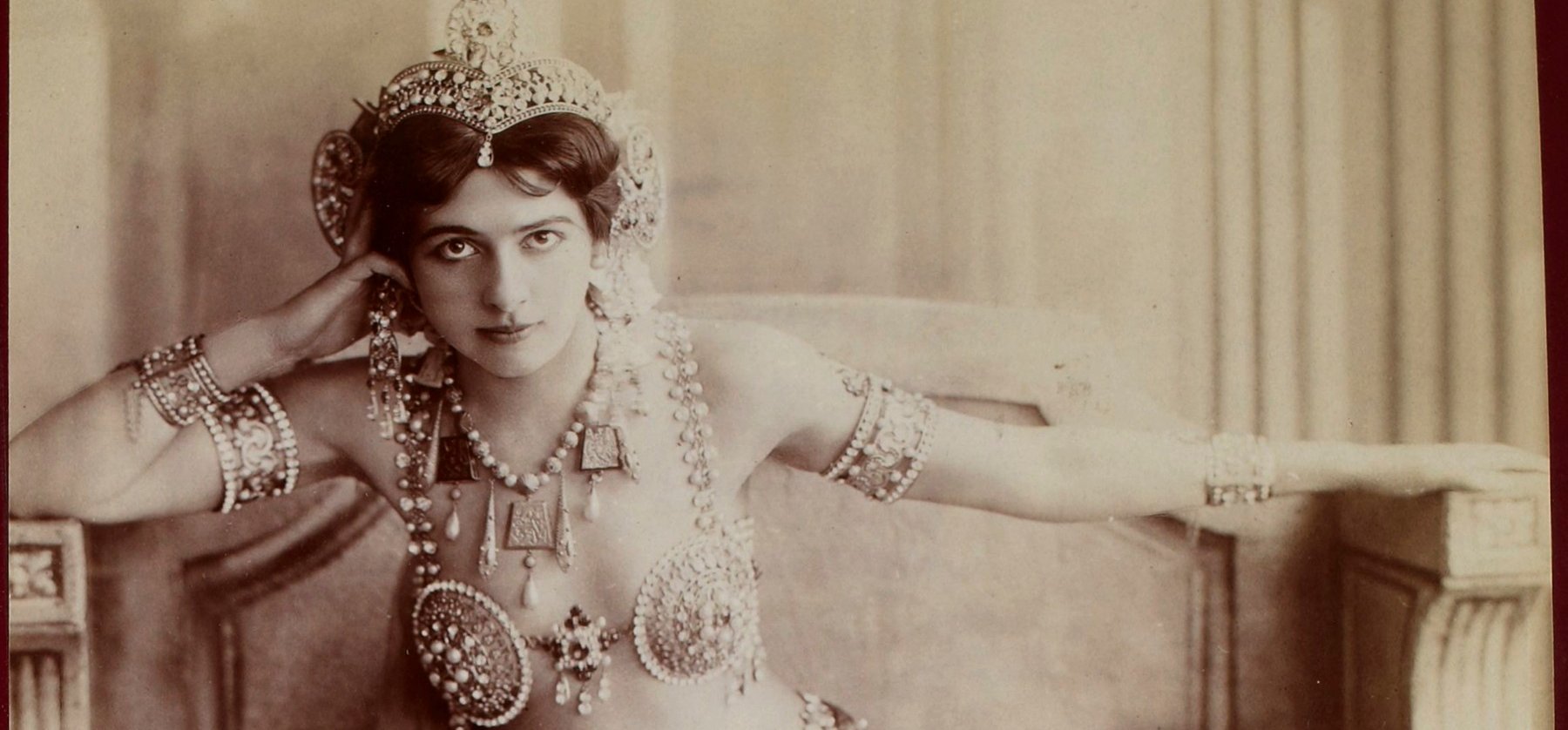 145 éve született Mata Hari: íme a gyönyörű táncosnő, akit kémkedésért végeztek ki – képek