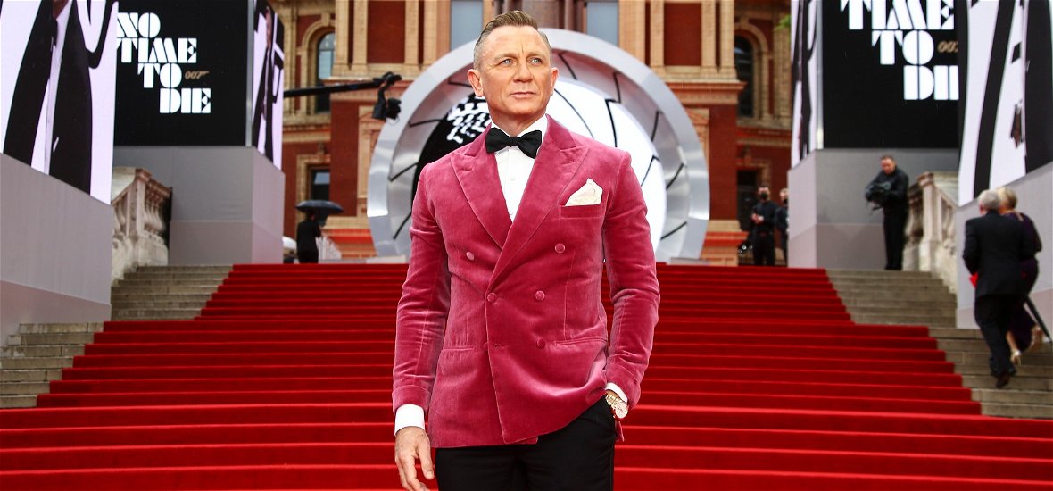 Daniel Craig rózsaszín zakóban ment a Nincs idő meghalni premierjére – galéria