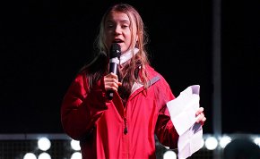 Greta Thunberg rengeteg fiatallal tüntetett együtt Glasgowban – galéria