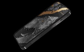 Íme az orosz iPhone tok, amiben valódi T-Rex fog van, de cserébe közel 3 millióba kerül – galéria